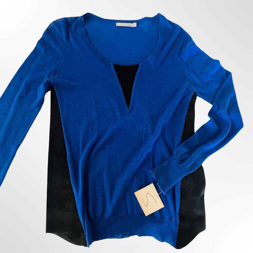 WHETHERLY Blue And Black Colorblock Long Sleeve V-Neck Sweater - Picture 5 of 8